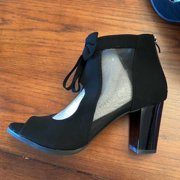 Tinstree size 9. 3 1/4 inch heels NEW zipper backs mesh on sides bow ties black - Picture 5 of 6